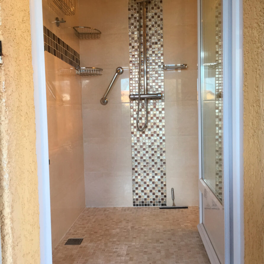 Villa Saladelles Douche-extérieur